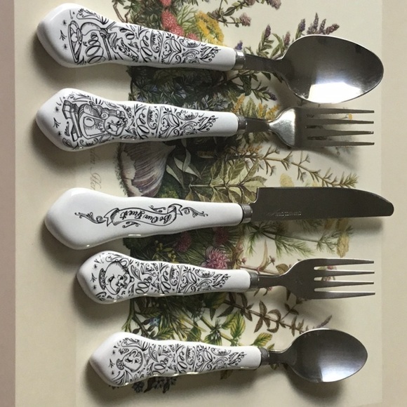 Disney 5 PIECES FLATWARE THE BEAUTY & THE BEAST BE OUR GUEST - Picture 4 of 7